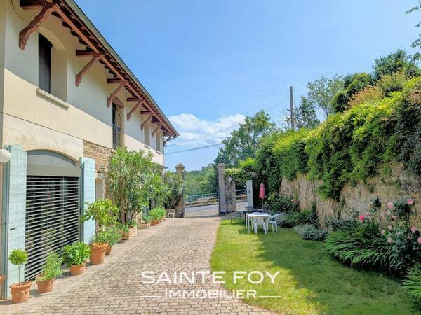 2025930 image9 - Sainte Foy Immobilier - Ce sont des agences immobilières dans l'Ouest Lyonnais spécialisées dans la location de maison ou d'appartement et la vente de propriété de prestige.
