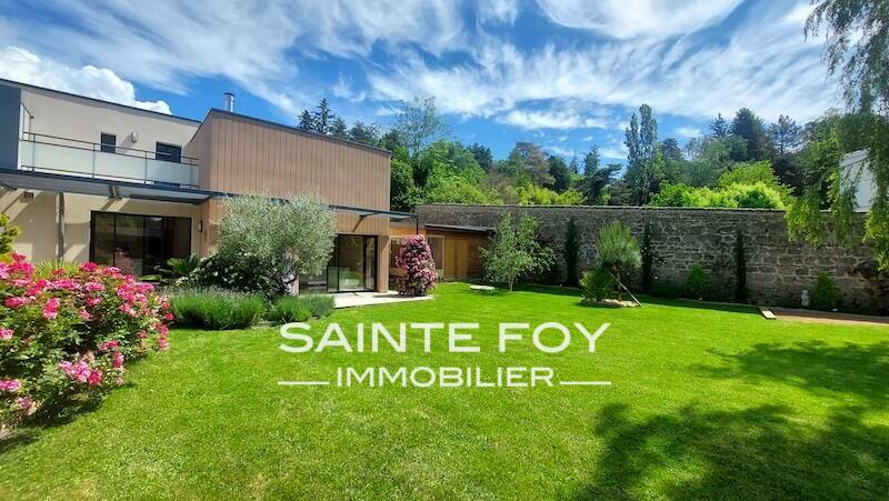 2025799 image1 - Sainte Foy Immobilier - Ce sont des agences immobilières dans l'Ouest Lyonnais spécialisées dans la location de maison ou d'appartement et la vente de propriété de prestige.