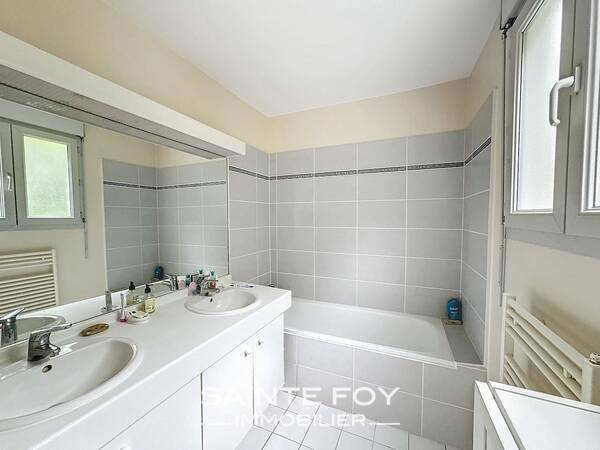 2019940 image9 - Sainte Foy Immobilier - Ce sont des agences immobilières dans l'Ouest Lyonnais spécialisées dans la location de maison ou d'appartement et la vente de propriété de prestige.