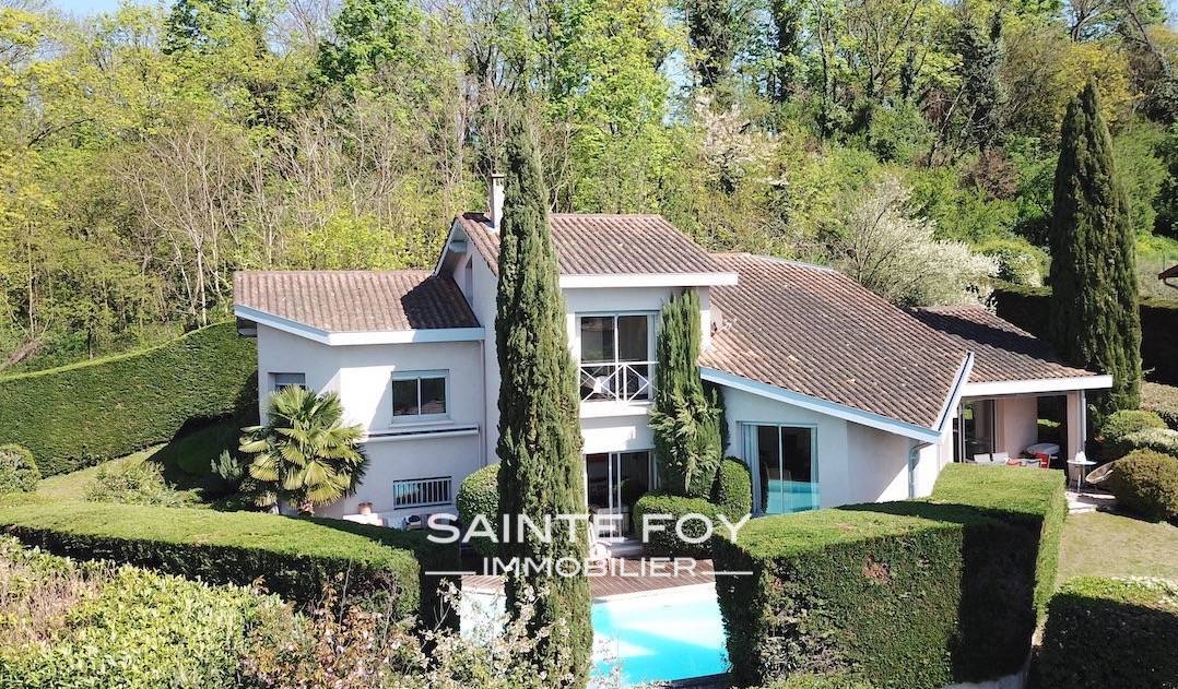 2023692 image1 - Sainte Foy Immobilier - Ce sont des agences immobilières dans l'Ouest Lyonnais spécialisées dans la location de maison ou d'appartement et la vente de propriété de prestige.