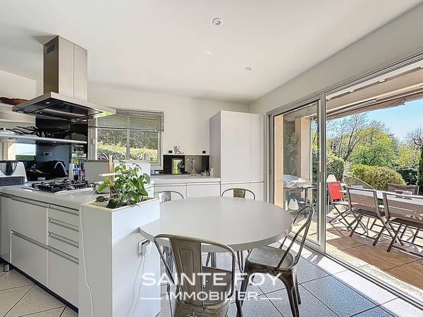2023692 image5 - Sainte Foy Immobilier - Ce sont des agences immobilières dans l'Ouest Lyonnais spécialisées dans la location de maison ou d'appartement et la vente de propriété de prestige.
