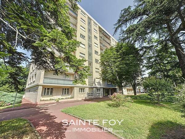 2025951 image9 - Sainte Foy Immobilier - Ce sont des agences immobilières dans l'Ouest Lyonnais spécialisées dans la location de maison ou d'appartement et la vente de propriété de prestige.