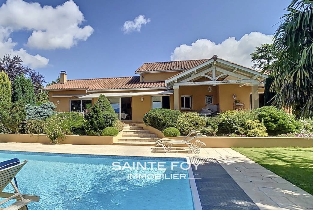 2026025 image1 - Sainte Foy Immobilier - Ce sont des agences immobilières dans l'Ouest Lyonnais spécialisées dans la location de maison ou d'appartement et la vente de propriété de prestige.