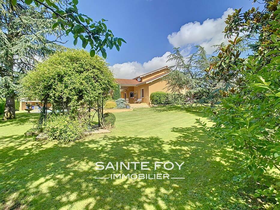 2026025 image1 - Sainte Foy Immobilier - Ce sont des agences immobilières dans l'Ouest Lyonnais spécialisées dans la location de maison ou d'appartement et la vente de propriété de prestige.