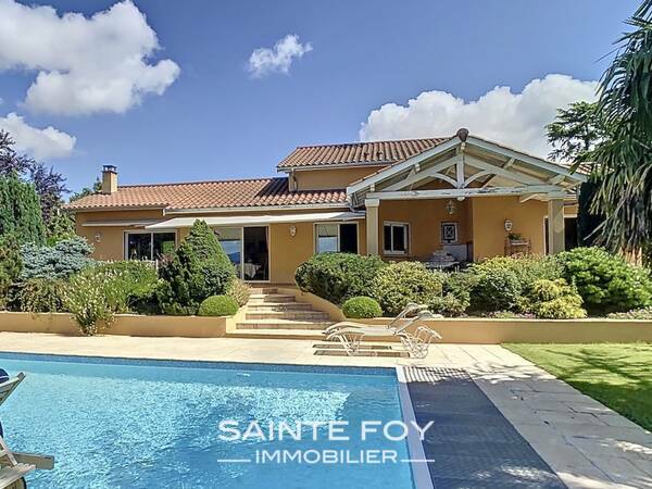 2026025 image2 - Sainte Foy Immobilier - Ce sont des agences immobilières dans l'Ouest Lyonnais spécialisées dans la location de maison ou d'appartement et la vente de propriété de prestige.