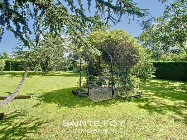 2026025 image10 - Sainte Foy Immobilier - Ce sont des agences immobilières dans l'Ouest Lyonnais spécialisées dans la location de maison ou d'appartement et la vente de propriété de prestige.