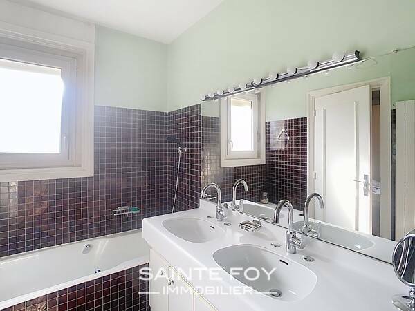 2026039 image7 - Sainte Foy Immobilier - Ce sont des agences immobilières dans l'Ouest Lyonnais spécialisées dans la location de maison ou d'appartement et la vente de propriété de prestige.
