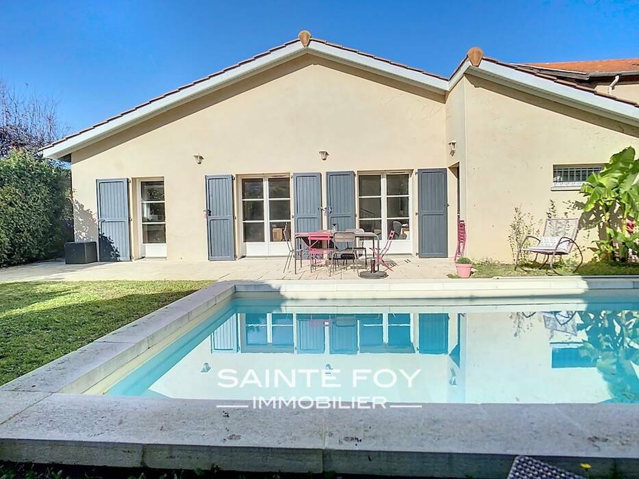 2026135 image1 - Sainte Foy Immobilier - Ce sont des agences immobilières dans l'Ouest Lyonnais spécialisées dans la location de maison ou d'appartement et la vente de propriété de prestige.