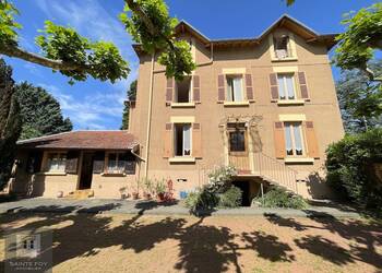 2026051 image1 - Sainte Foy Immobilier - Ce sont des agences immobilières dans l'Ouest Lyonnais spécialisées dans la location de maison ou d'appartement et la vente de propriété de prestige.