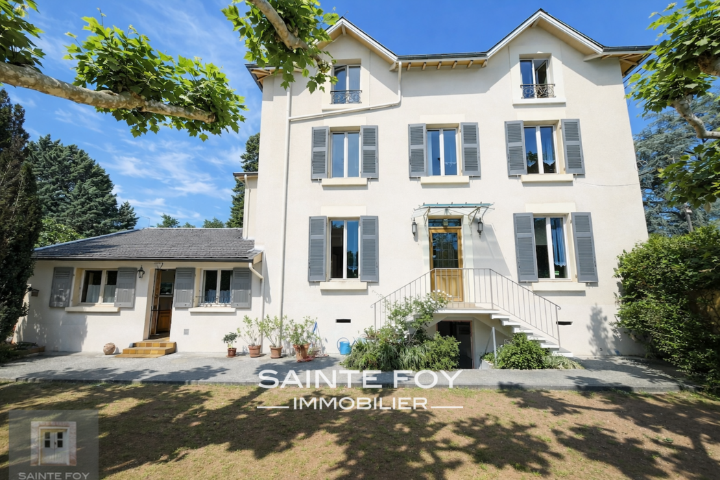 2026051 image1 - Sainte Foy Immobilier - Ce sont des agences immobilières dans l'Ouest Lyonnais spécialisées dans la location de maison ou d'appartement et la vente de propriété de prestige.