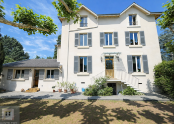 2026051 image1 - Sainte Foy Immobilier - Ce sont des agences immobilières dans l'Ouest Lyonnais spécialisées dans la location de maison ou d'appartement et la vente de propriété de prestige.