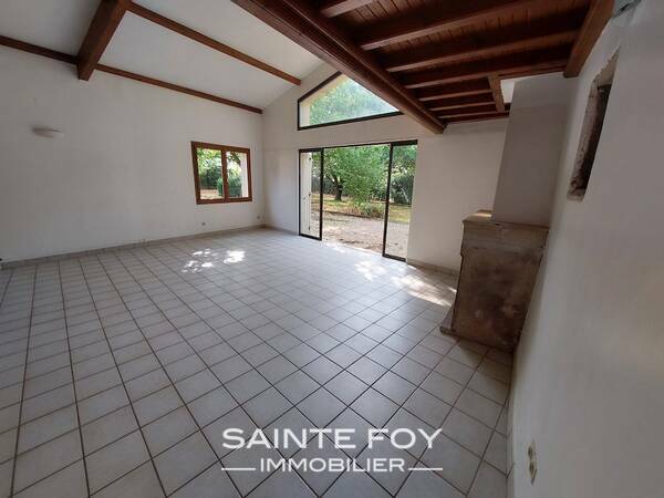 2022253 image9 - Sainte Foy Immobilier - Ce sont des agences immobilières dans l'Ouest Lyonnais spécialisées dans la location de maison ou d'appartement et la vente de propriété de prestige.