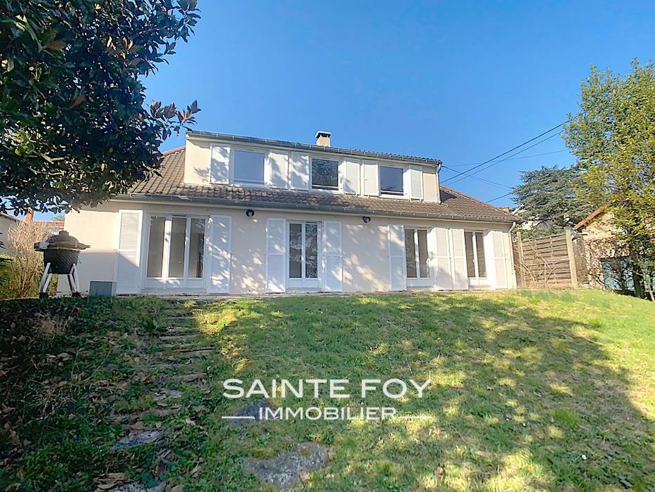 2026221 image1 - Sainte Foy Immobilier - Ce sont des agences immobilières dans l'Ouest Lyonnais spécialisées dans la location de maison ou d'appartement et la vente de propriété de prestige.