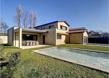 2026229 image1 - Sainte Foy Immobilier - Ce sont des agences immobilières dans l'Ouest Lyonnais spécialisées dans la location de maison ou d'appartement et la vente de propriété de prestige.