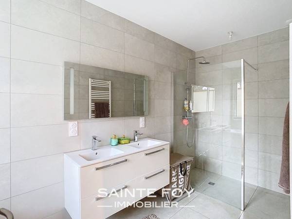 2026229 image8 - Sainte Foy Immobilier - Ce sont des agences immobilières dans l'Ouest Lyonnais spécialisées dans la location de maison ou d'appartement et la vente de propriété de prestige.
