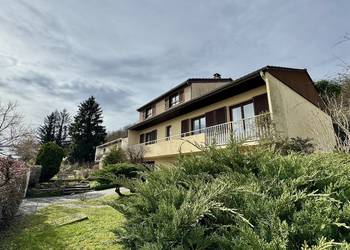 2026228 image1 - Sainte Foy Immobilier - Ce sont des agences immobilières dans l'Ouest Lyonnais spécialisées dans la location de maison ou d'appartement et la vente de propriété de prestige.