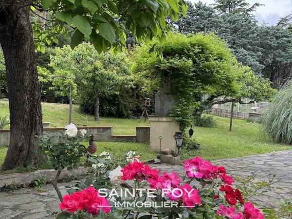 2026228 image10 - Sainte Foy Immobilier - Ce sont des agences immobilières dans l'Ouest Lyonnais spécialisées dans la location de maison ou d'appartement et la vente de propriété de prestige.