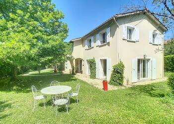 2026020 image1 - Sainte Foy Immobilier - Ce sont des agences immobilières dans l'Ouest Lyonnais spécialisées dans la location de maison ou d'appartement et la vente de propriété de prestige.