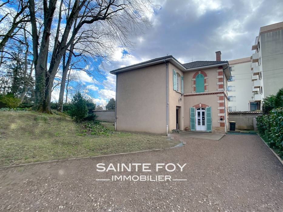 2026253 image1 - Sainte Foy Immobilier - Ce sont des agences immobilières dans l'Ouest Lyonnais spécialisées dans la location de maison ou d'appartement et la vente de propriété de prestige.