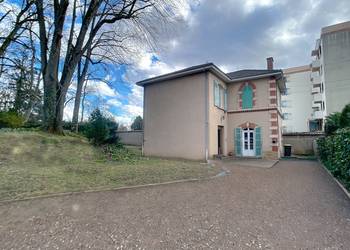 2026253 image1 - Sainte Foy Immobilier - Ce sont des agences immobilières dans l'Ouest Lyonnais spécialisées dans la location de maison ou d'appartement et la vente de propriété de prestige.
