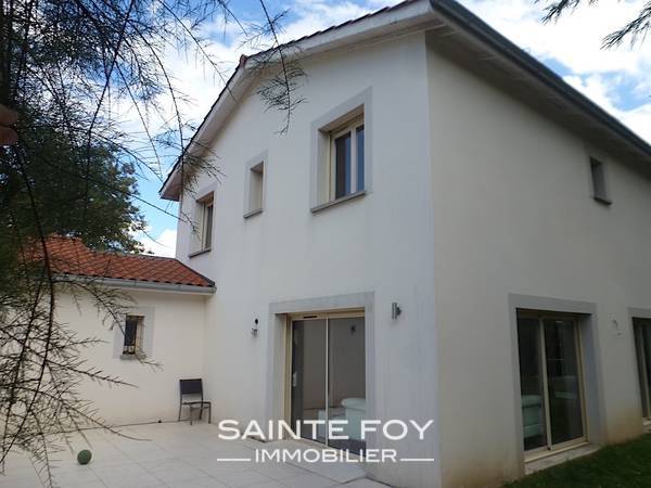 13447 image7 - Sainte Foy Immobilier - Ce sont des agences immobilières dans l'Ouest Lyonnais spécialisées dans la location de maison ou d'appartement et la vente de propriété de prestige.