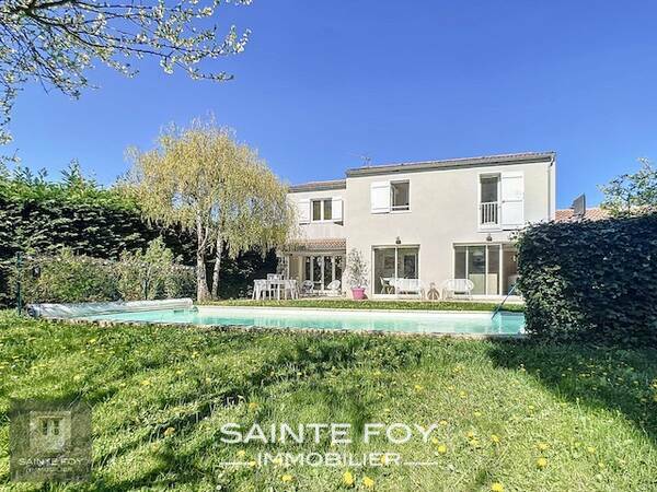 2026288 image10 - Sainte Foy Immobilier - Ce sont des agences immobilières dans l'Ouest Lyonnais spécialisées dans la location de maison ou d'appartement et la vente de propriété de prestige.