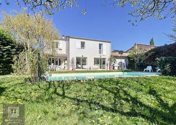 2026288 image1 - Sainte Foy Immobilier - Ce sont des agences immobilières dans l'Ouest Lyonnais spécialisées dans la location de maison ou d'appartement et la vente de propriété de prestige.