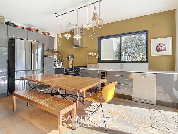 2026285 image5 - Sainte Foy Immobilier - Ce sont des agences immobilières dans l'Ouest Lyonnais spécialisées dans la location de maison ou d'appartement et la vente de propriété de prestige.