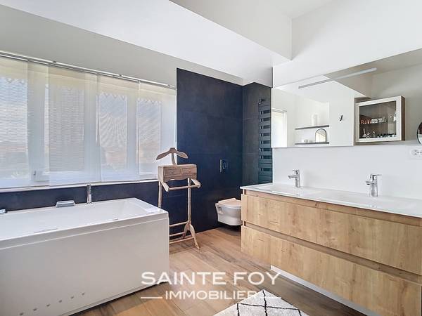2026285 image7 - Sainte Foy Immobilier - Ce sont des agences immobilières dans l'Ouest Lyonnais spécialisées dans la location de maison ou d'appartement et la vente de propriété de prestige.