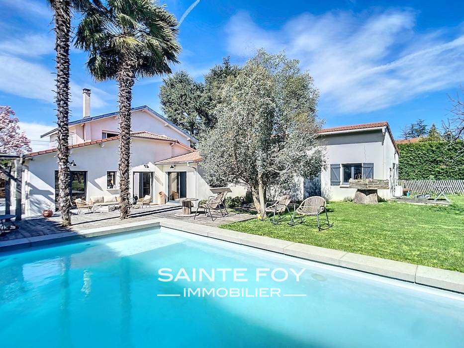 2026285 image1 - Sainte Foy Immobilier - Ce sont des agences immobilières dans l'Ouest Lyonnais spécialisées dans la location de maison ou d'appartement et la vente de propriété de prestige.