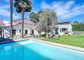 2026285 image1 - Sainte Foy Immobilier - Ce sont des agences immobilières dans l'Ouest Lyonnais spécialisées dans la location de maison ou d'appartement et la vente de propriété de prestige.