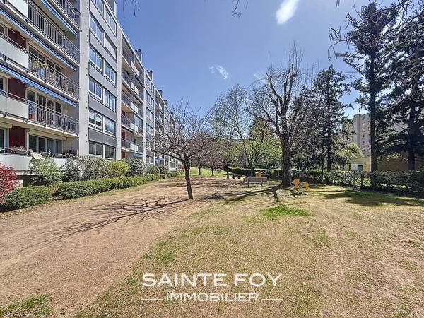 2026319 image9 - Sainte Foy Immobilier - Ce sont des agences immobilières dans l'Ouest Lyonnais spécialisées dans la location de maison ou d'appartement et la vente de propriété de prestige.