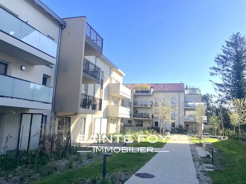 2026322 image1 - Sainte Foy Immobilier - Ce sont des agences immobilières dans l'Ouest Lyonnais spécialisées dans la location de maison ou d'appartement et la vente de propriété de prestige.