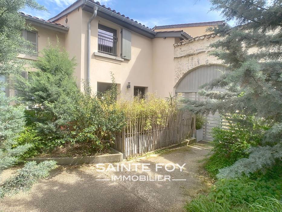 2026327 image1 - Sainte Foy Immobilier - Ce sont des agences immobilières dans l'Ouest Lyonnais spécialisées dans la location de maison ou d'appartement et la vente de propriété de prestige.