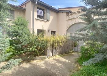 2026327 image1 - Sainte Foy Immobilier - Ce sont des agences immobilières dans l'Ouest Lyonnais spécialisées dans la location de maison ou d'appartement et la vente de propriété de prestige.