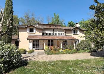 2026313 image1 - Sainte Foy Immobilier - Ce sont des agences immobilières dans l'Ouest Lyonnais spécialisées dans la location de maison ou d'appartement et la vente de propriété de prestige.