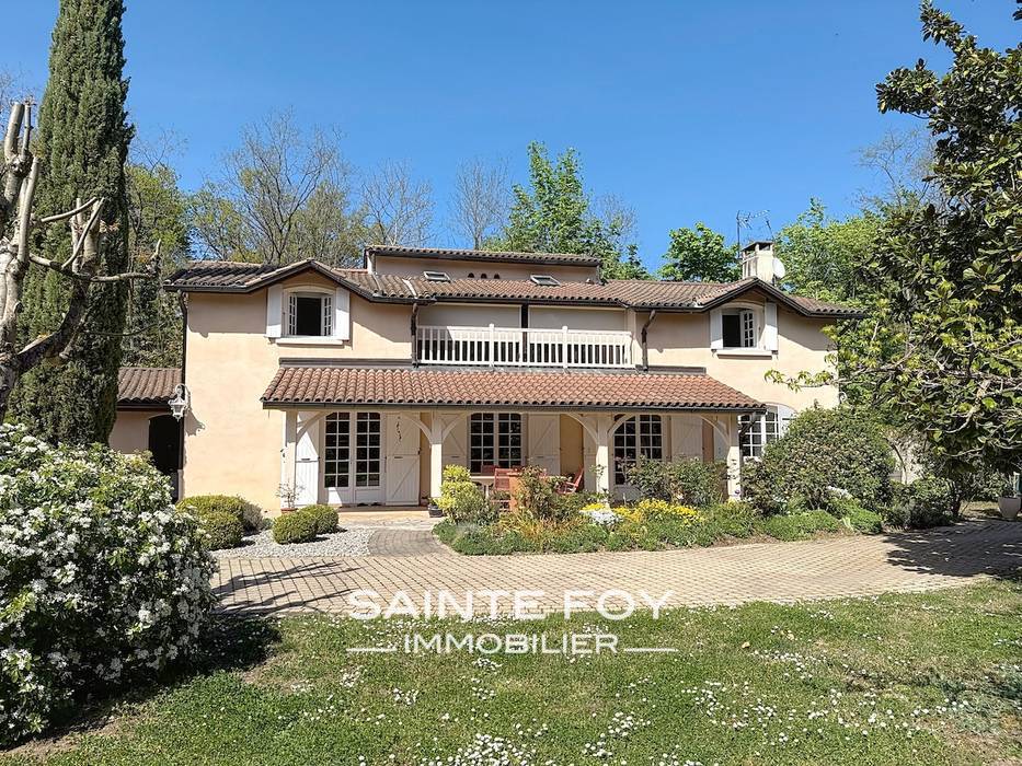 2026313 image1 - Sainte Foy Immobilier - Ce sont des agences immobilières dans l'Ouest Lyonnais spécialisées dans la location de maison ou d'appartement et la vente de propriété de prestige.