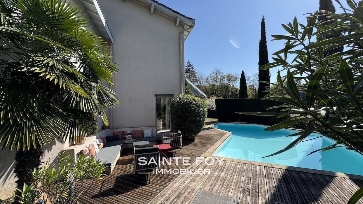 2026343 image1 - Sainte Foy Immobilier - Ce sont des agences immobilières dans l'Ouest Lyonnais spécialisées dans la location de maison ou d'appartement et la vente de propriété de prestige.