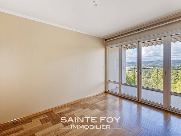 2026353 image4 - Sainte Foy Immobilier - Ce sont des agences immobilières dans l'Ouest Lyonnais spécialisées dans la location de maison ou d'appartement et la vente de propriété de prestige.