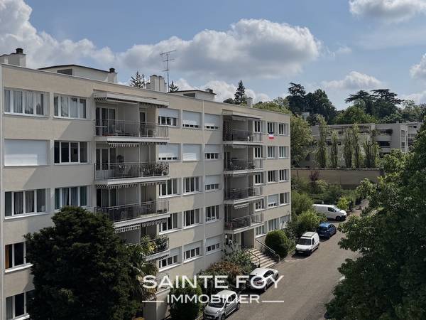 2026353 image10 - Sainte Foy Immobilier - Ce sont des agences immobilières dans l'Ouest Lyonnais spécialisées dans la location de maison ou d'appartement et la vente de propriété de prestige.