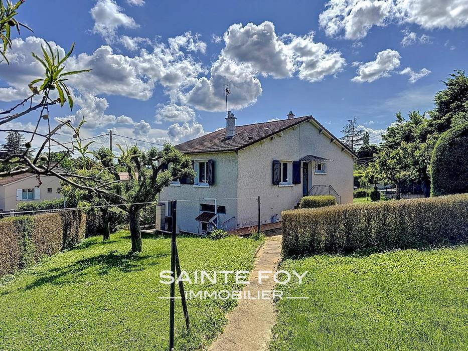2026357 image1 - Sainte Foy Immobilier - Ce sont des agences immobilières dans l'Ouest Lyonnais spécialisées dans la location de maison ou d'appartement et la vente de propriété de prestige.