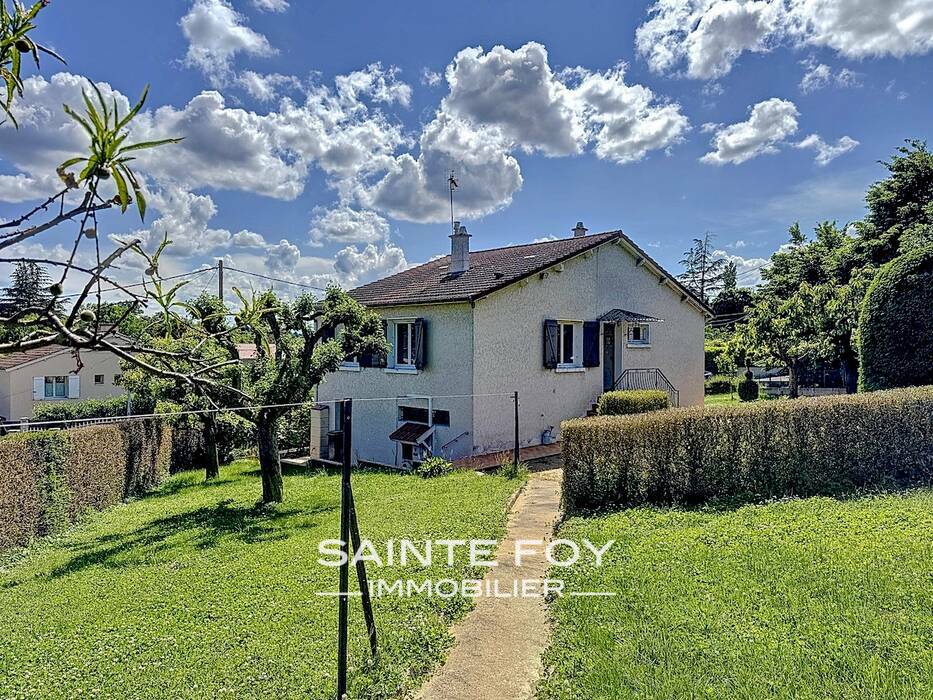 2026357 image1 - Sainte Foy Immobilier - Ce sont des agences immobilières dans l'Ouest Lyonnais spécialisées dans la location de maison ou d'appartement et la vente de propriété de prestige.