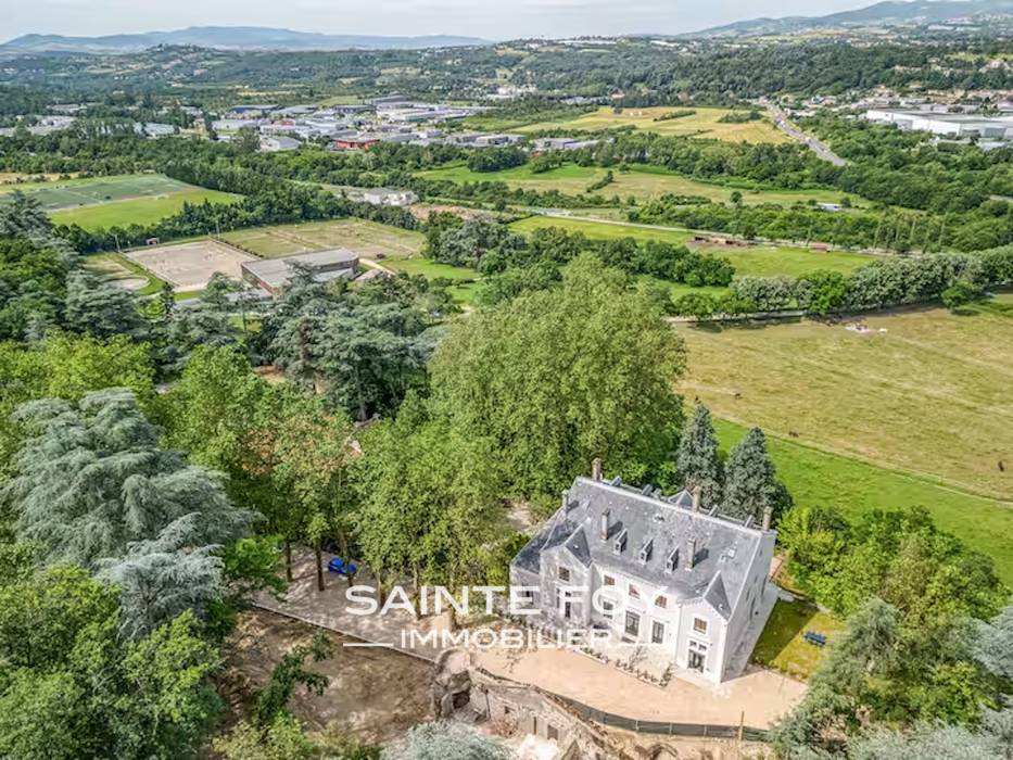2026391 image1 - Sainte Foy Immobilier - Ce sont des agences immobilières dans l'Ouest Lyonnais spécialisées dans la location de maison ou d'appartement et la vente de propriété de prestige.