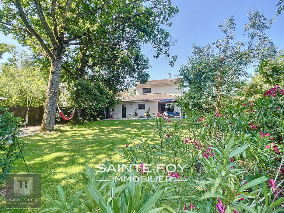 2026423 image1 - Sainte Foy Immobilier - Ce sont des agences immobilières dans l'Ouest Lyonnais spécialisées dans la location de maison ou d'appartement et la vente de propriété de prestige.