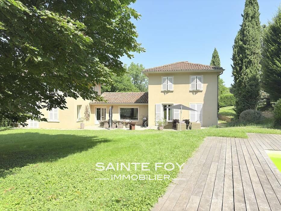 2026450 image1 - Sainte Foy Immobilier - Ce sont des agences immobilières dans l'Ouest Lyonnais spécialisées dans la location de maison ou d'appartement et la vente de propriété de prestige.