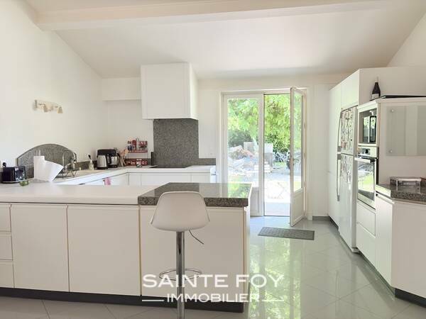 2026450 image3 - Sainte Foy Immobilier - Ce sont des agences immobilières dans l'Ouest Lyonnais spécialisées dans la location de maison ou d'appartement et la vente de propriété de prestige.