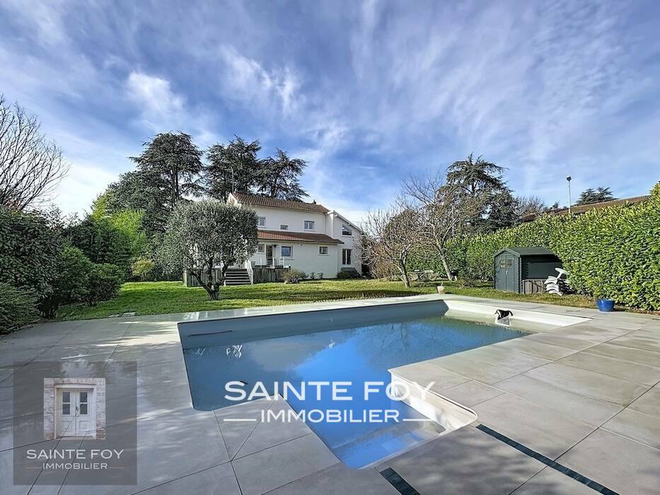 2026460 image1 - Sainte Foy Immobilier - Ce sont des agences immobilières dans l'Ouest Lyonnais spécialisées dans la location de maison ou d'appartement et la vente de propriété de prestige.