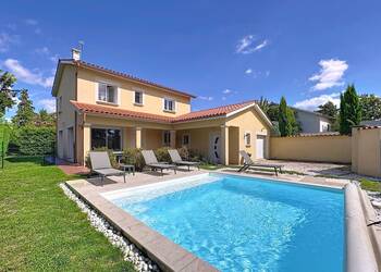 2026499 image1 - Sainte Foy Immobilier - Ce sont des agences immobilières dans l'Ouest Lyonnais spécialisées dans la location de maison ou d'appartement et la vente de propriété de prestige.