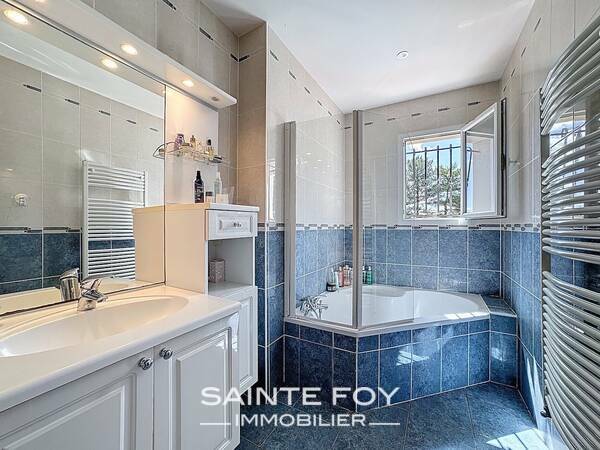 2026499 image8 - Sainte Foy Immobilier - Ce sont des agences immobilières dans l'Ouest Lyonnais spécialisées dans la location de maison ou d'appartement et la vente de propriété de prestige.