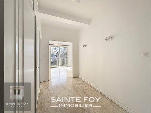 2026506 image8 - Sainte Foy Immobilier - Ce sont des agences immobilières dans l'Ouest Lyonnais spécialisées dans la location de maison ou d'appartement et la vente de propriété de prestige.